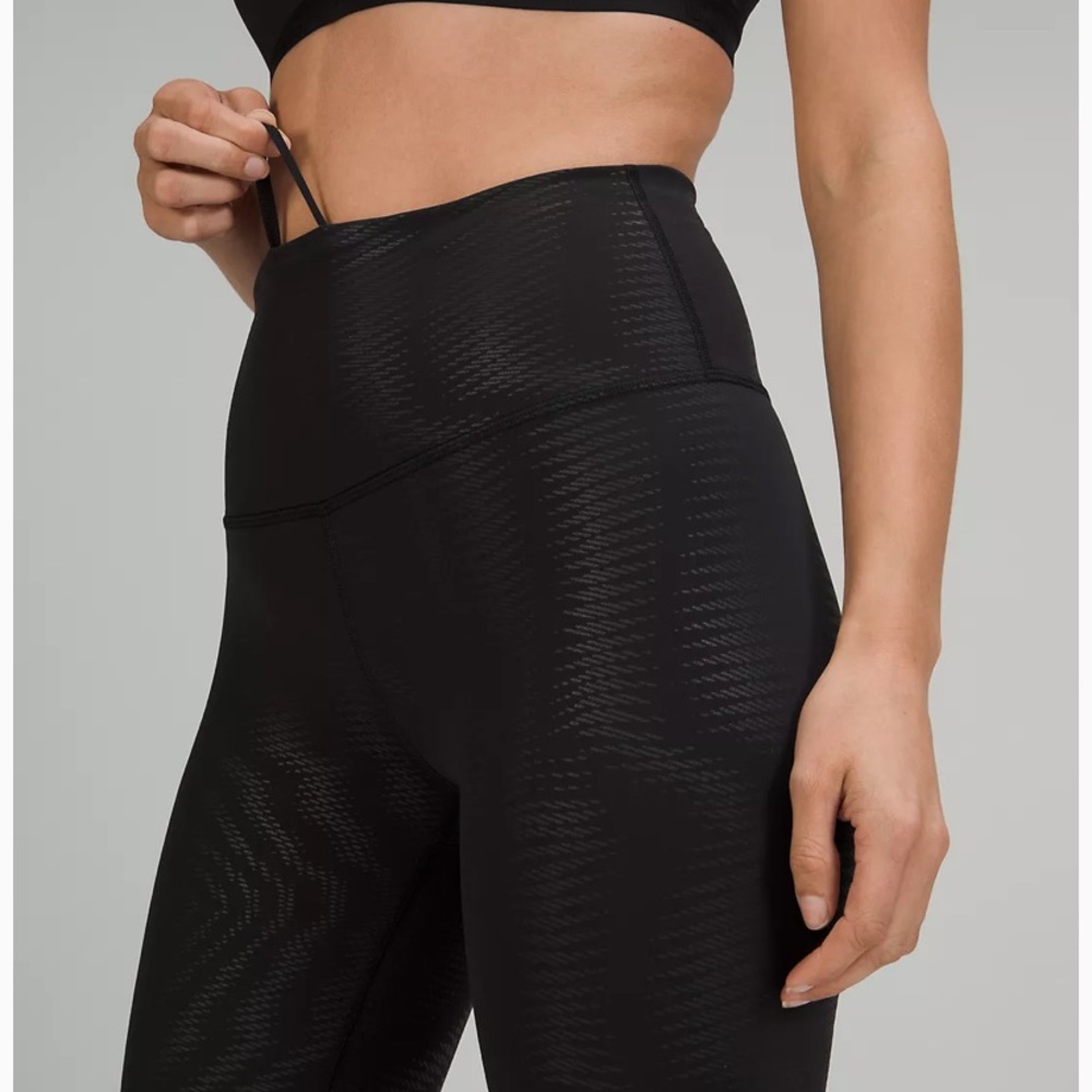 Lululemon Wunder Train HR Tight 25” * Foil - Picture 5 of 6